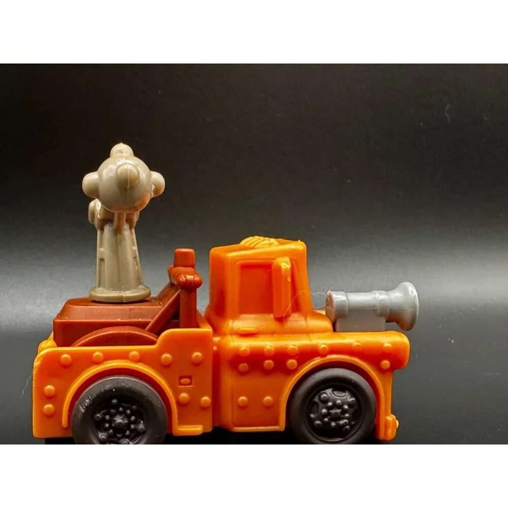 Disney Pixar Cars On the Road Tow Mater Toy Truck‎ Figure McDonald’s Kids Meal